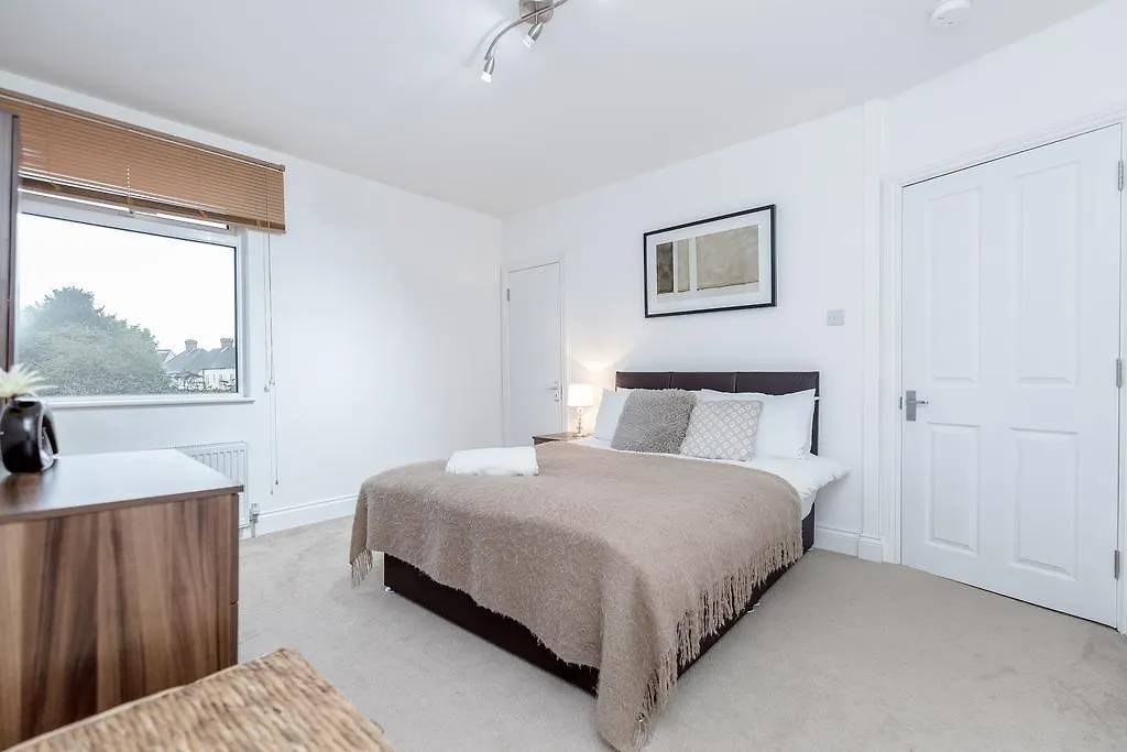 Royal Apartments - Heathrow Hillingdon